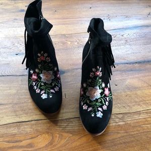 Sam Edelman booties, never worn.